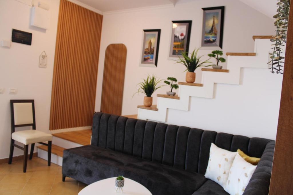 HomeByTheLake-Shiroke photo 3