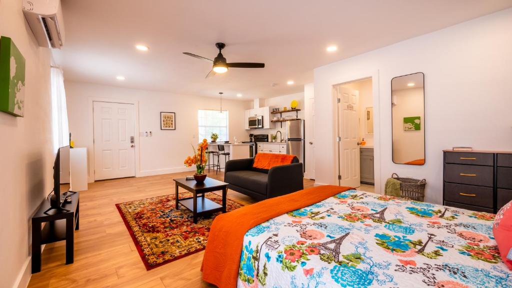 Collins Garden First Floor Studio Pet Friendly image