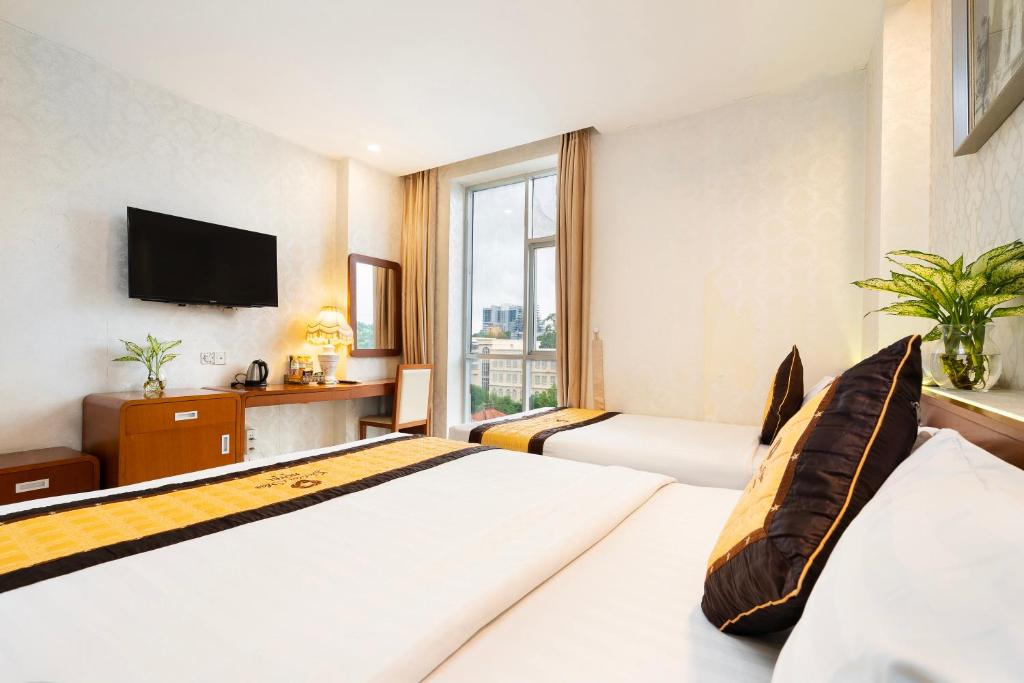 Golden Star Hotel