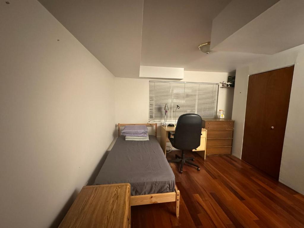 Cozy & Friendly Home Single Room - Tap to explore photos