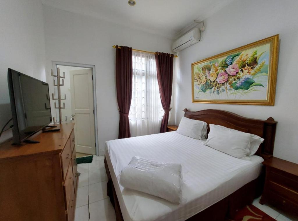 Villa puncak bogor 4 Kamar tidur with privat pool at kota bunga photo 1