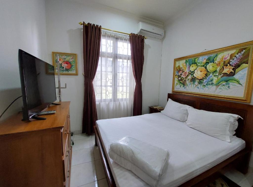 Villa puncak bogor 4 Kamar tidur with privat pool at kota bunga photo 4