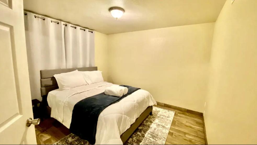 Movie Theater Near Slopes, Shops & TRAX - 2BR Bsmt image