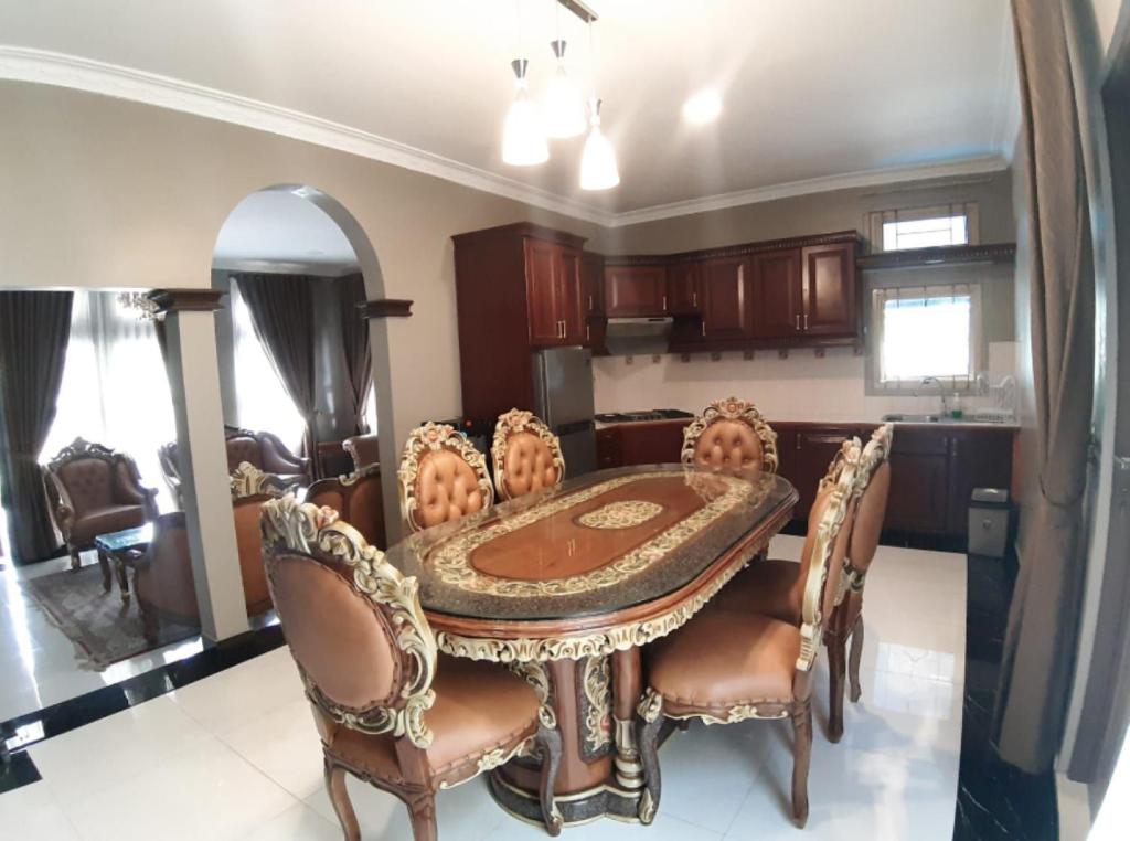 Villa puncak bogor at kota bunga 5 kamar tidur with privat pool indor photo 2