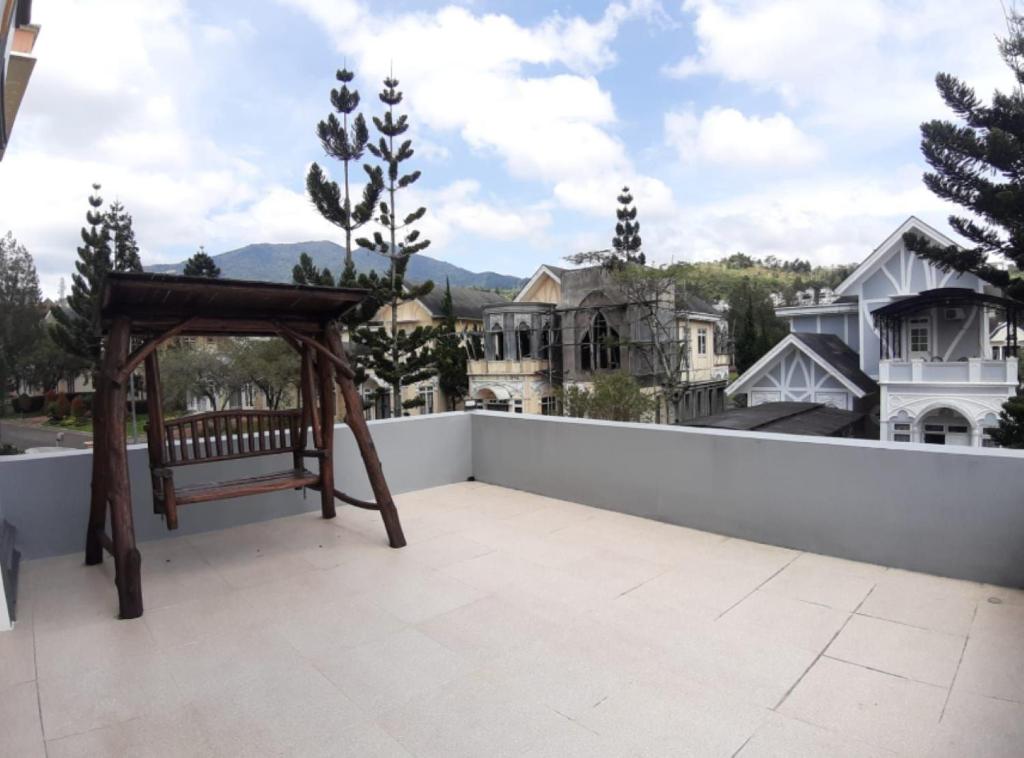 Villa puncak bogor at kota bunga 5 kamar tidur with privat pool indor photo 1