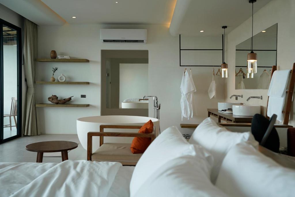 Pichcha Kohlarn Room Type - Suite with Sea View