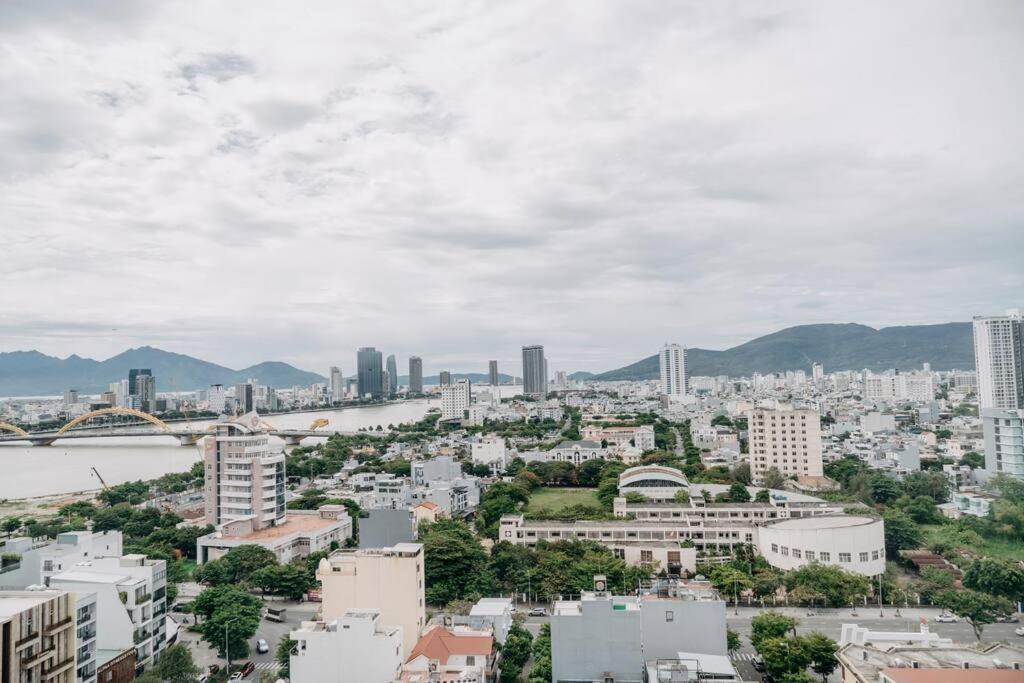 Monarchy Luxury Apartment 3 Bedroom in DaNang by Villuxy