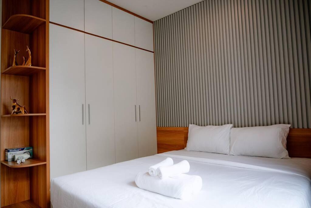 Monarchy Luxury Apartment 3 Bedroom in DaNang by Villuxy