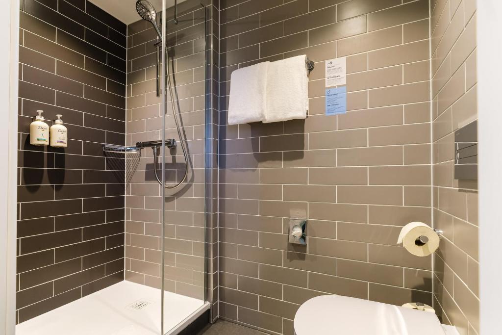 Holiday Inn Express Dresden Zentrum, an IHG Hotel Room Type - 1 King Standard
