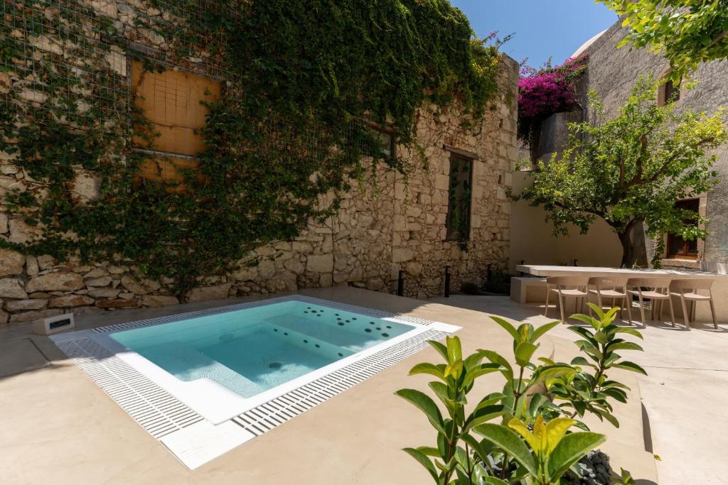 Lemon Garden Villa - Tap to explore photos