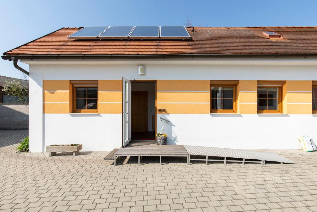 Weingut-Ferienwohnungen Kracher photo 1