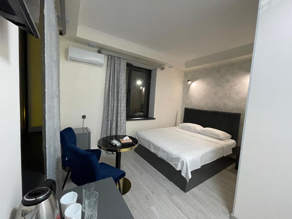 Regal Hotel photo 2