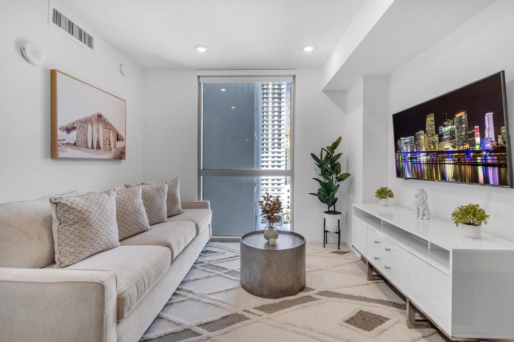 Urban 1 Bed Oasis Near Brickell With Free Parking image