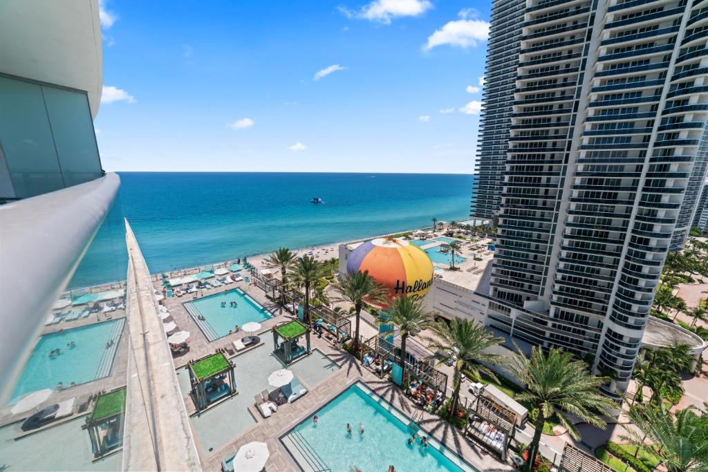 Oceanfront Luxury Condo With WaterView Room Type - One-Bedroom Apartment
