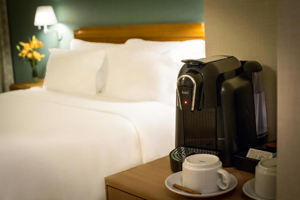 Двухместный (Улучшенный двухместный номер с 1 кроватью), SANA Metropolitan Hotel