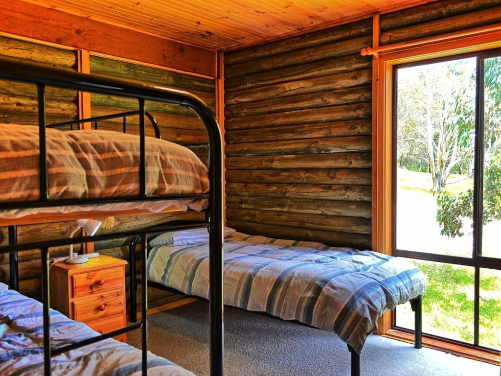 Cabin 2 - Snowy Accommodation photo 3