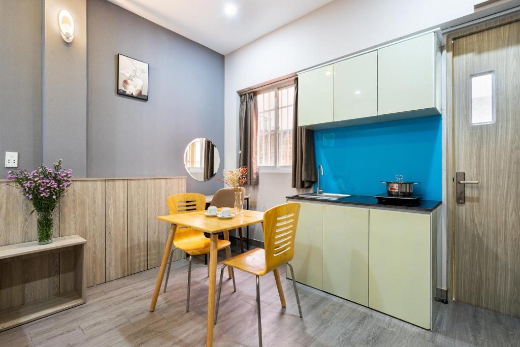 Cozy Inn Near BuiVien Street