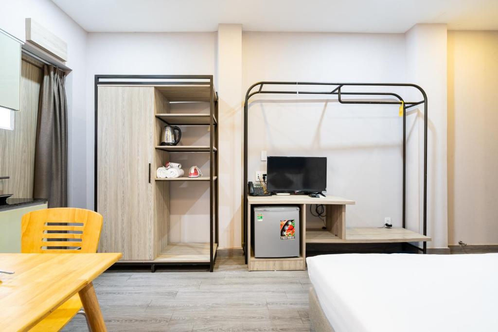 Cozy Inn Near BuiVien Street