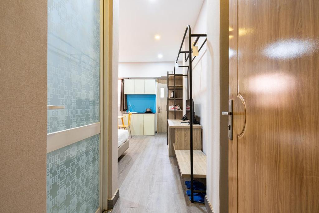 Cozy Inn Near BuiVien Street