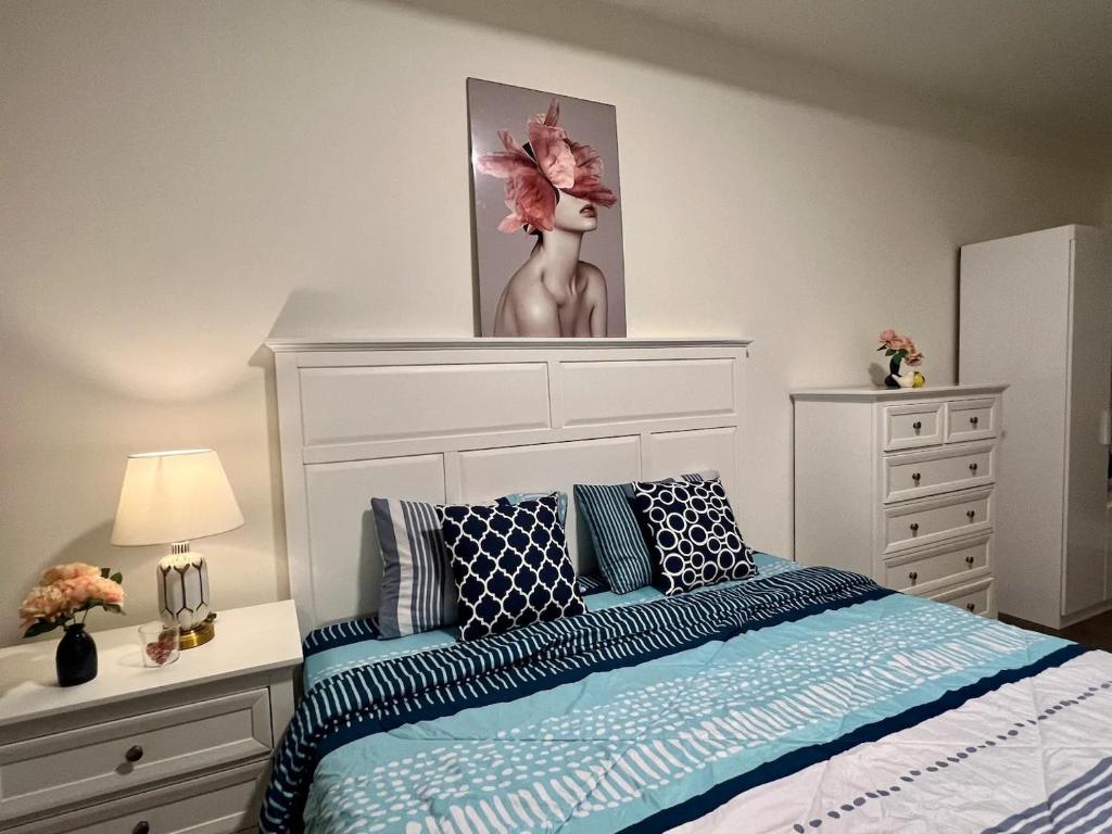 The Sun Avenue - Lalaland & Chill Sky Pool