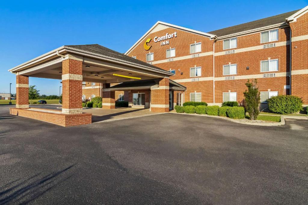 Comfort Inn Hebron-Lowell Area image