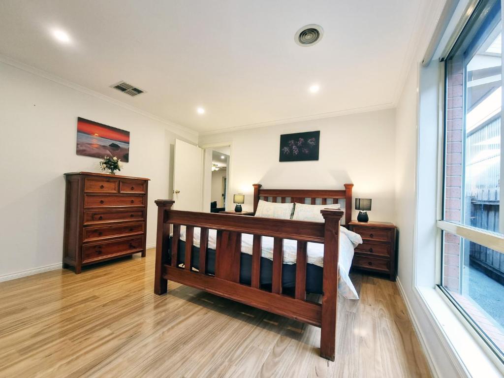 Spacious 5 bedrooms house photo 1
