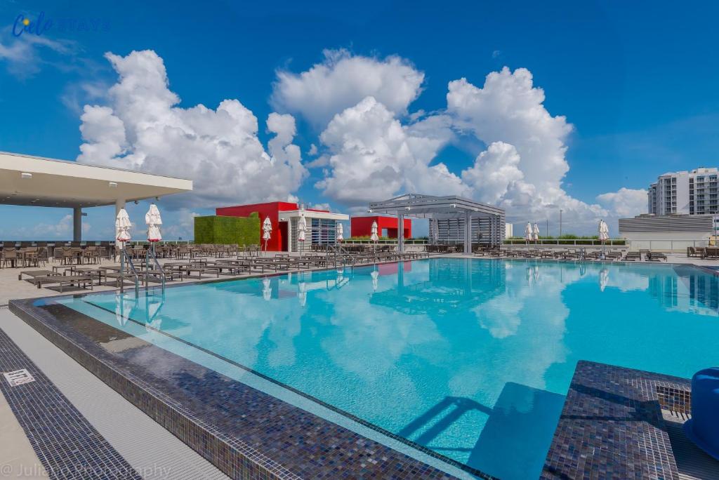 CH Luxury Condos & Studios On The Beach image