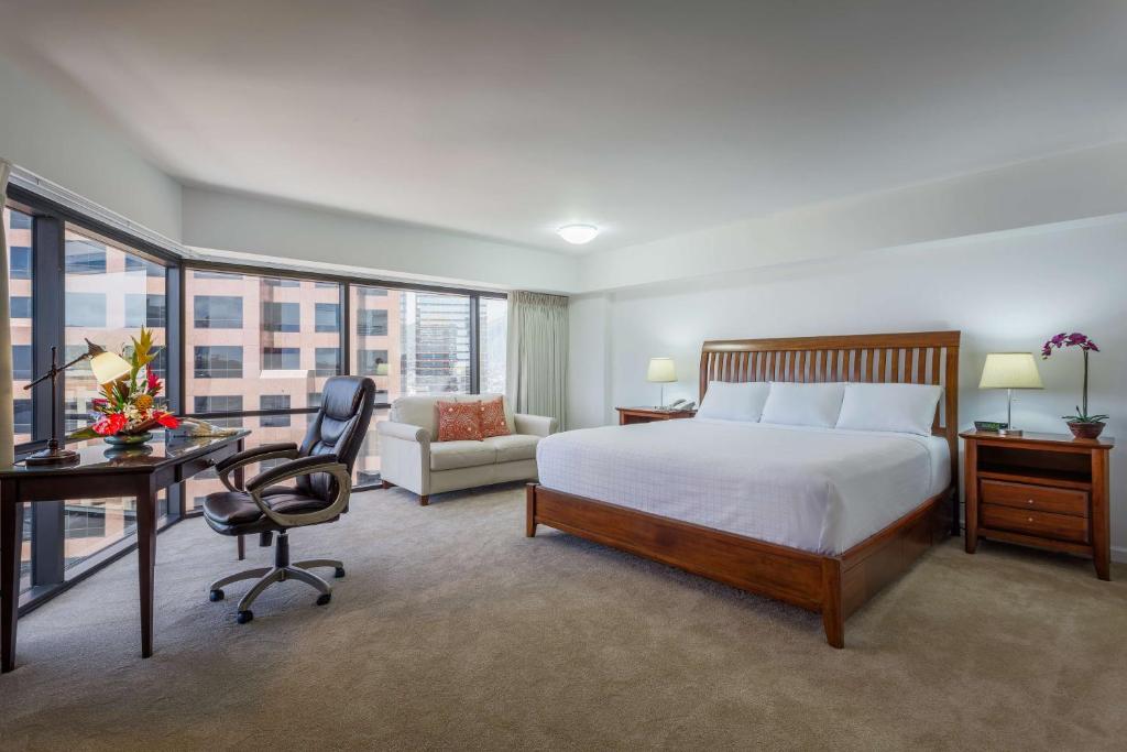 Aston at the Executive Centre Hotel image