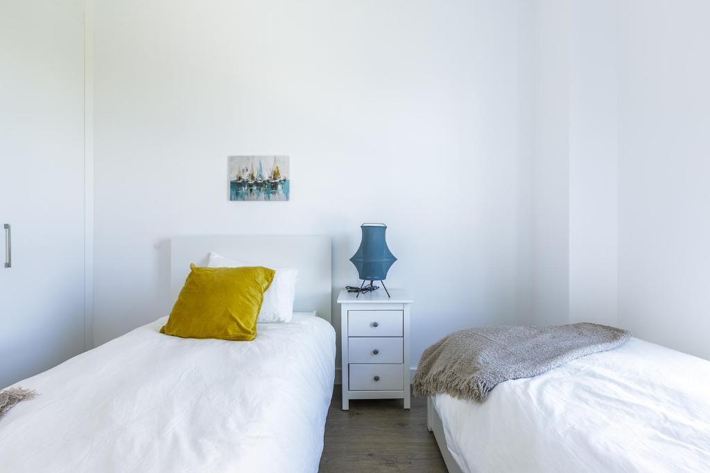 A&N Ocean View Family Apartment with Pool & Parking - Tap to explore photos