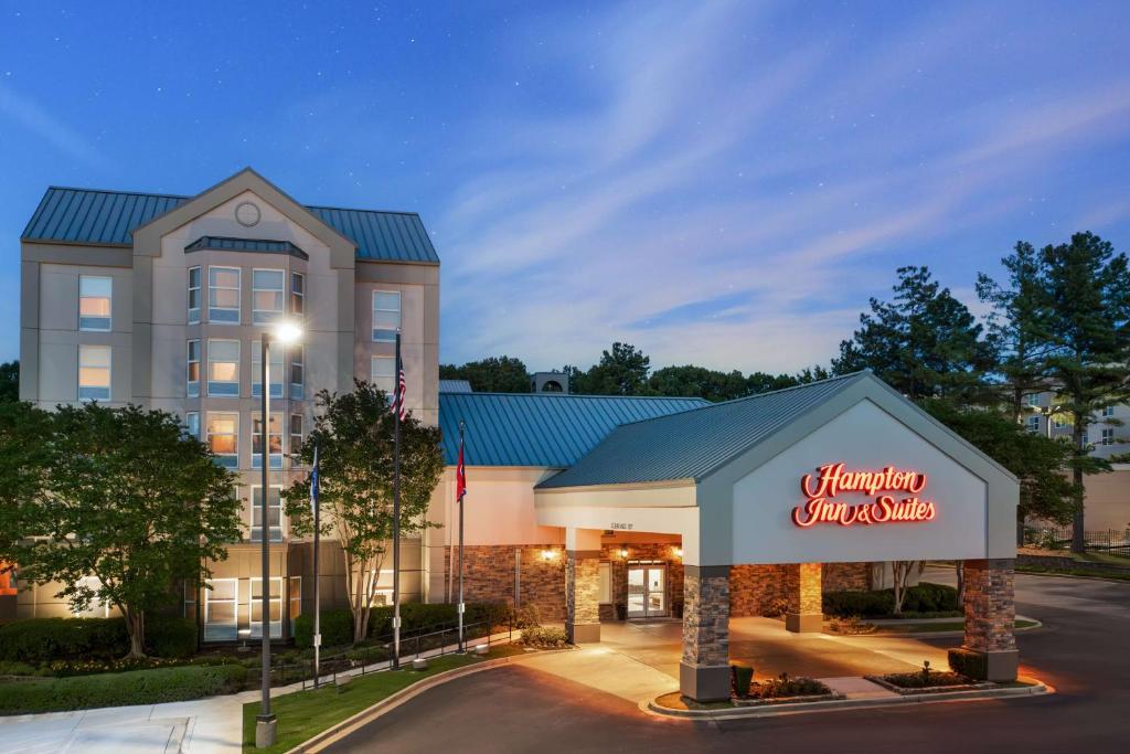 Hampton Inn & Suites Memphis East image
