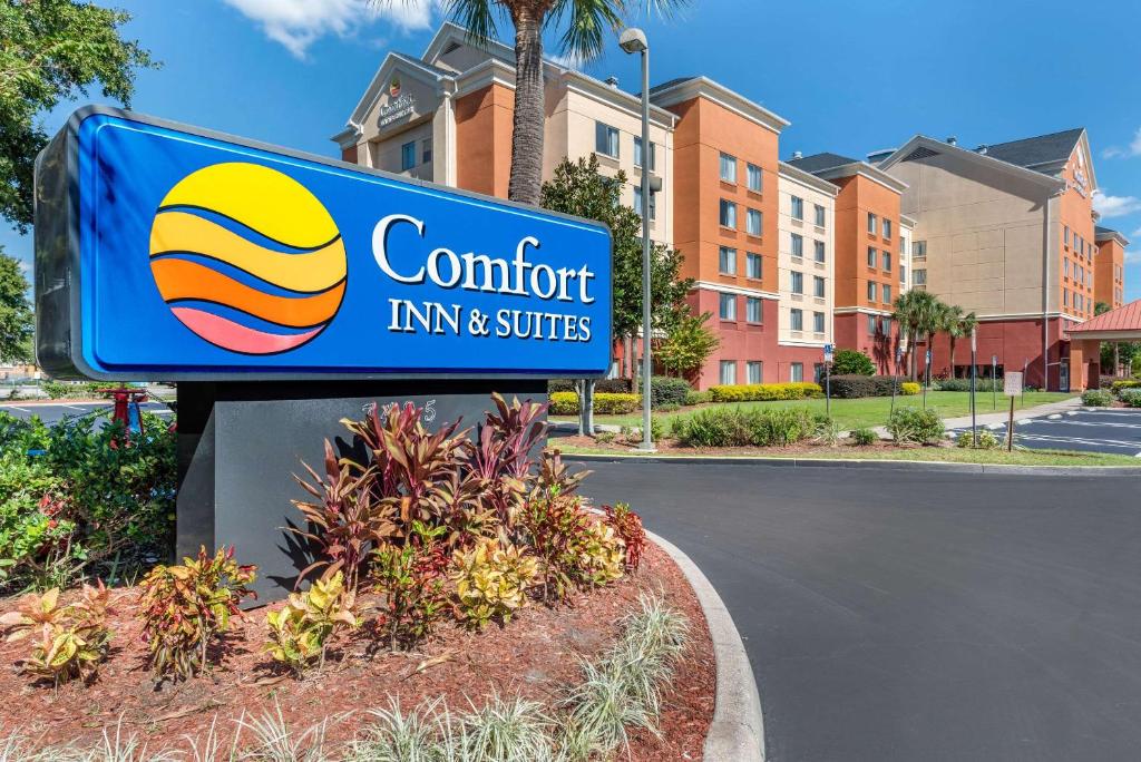 Comfort Inn & Suites Near Universal Orlando Resort - Convention Ctr image