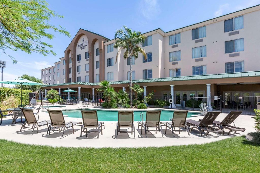 Country Inn & Suites by Radisson, Mesa, AZ image