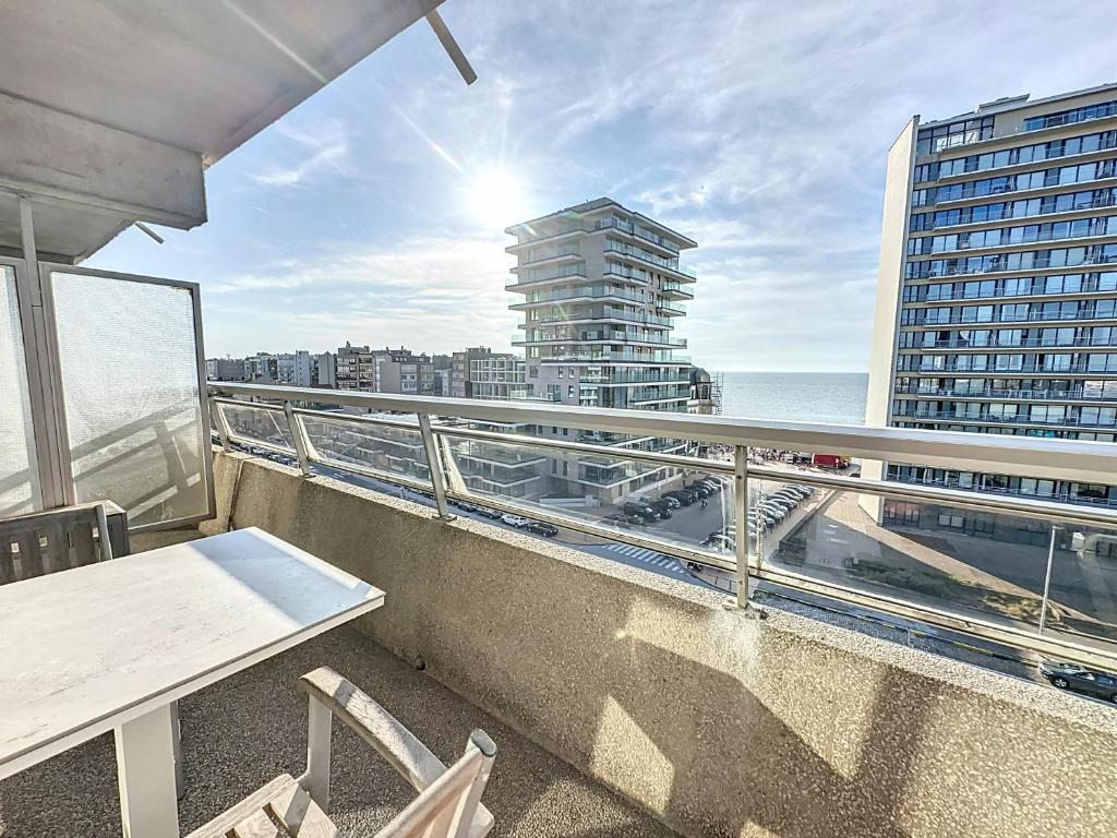 Oostende studio Royal Ascot Q7 met terras en zeezicht op toplocatie