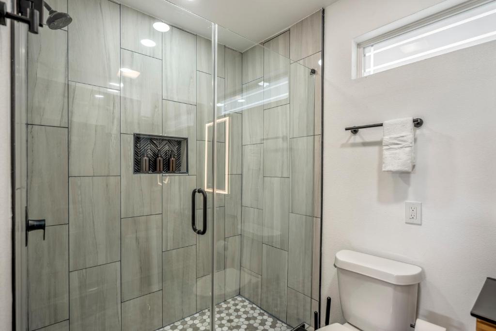 HTX Ultra Hotel Suite #2 image