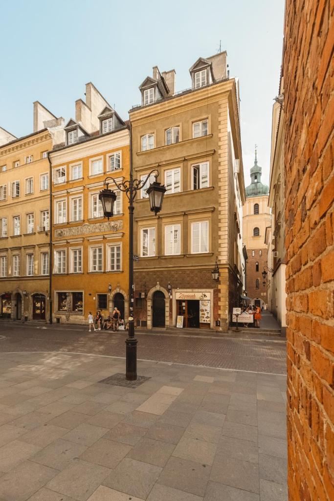 Movo Prestige Old Town Apartment - Tap to explore photos