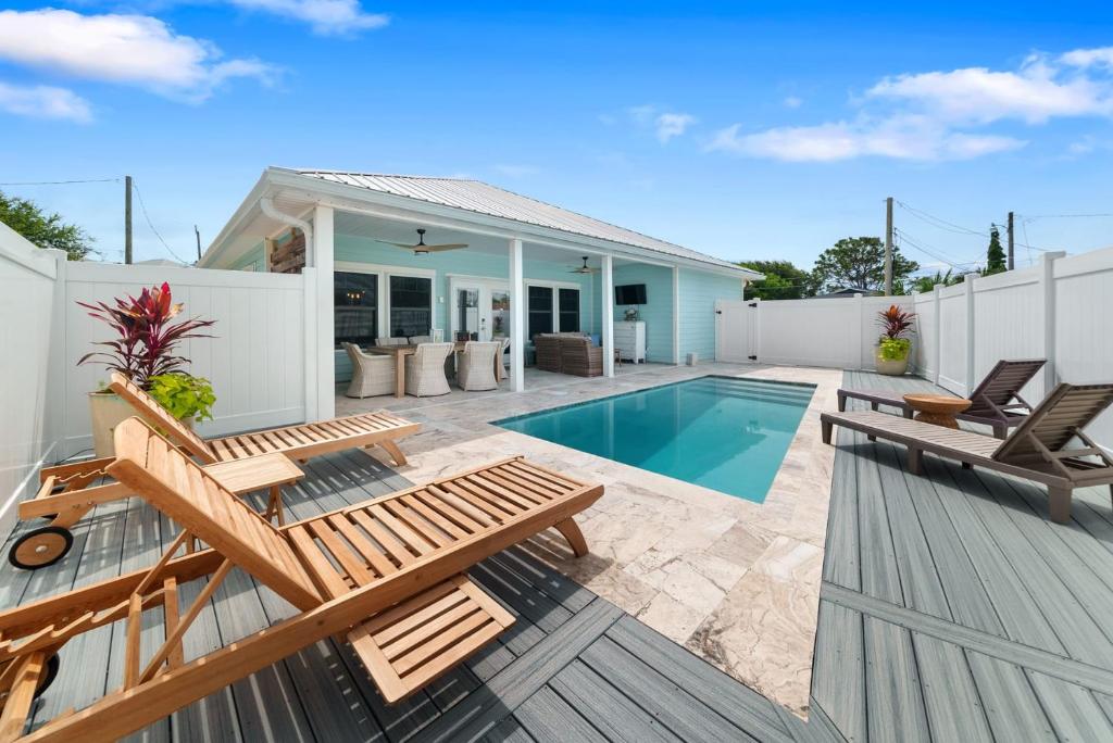 Laid Back In Laguna - Pet Friendly, Private Pool image