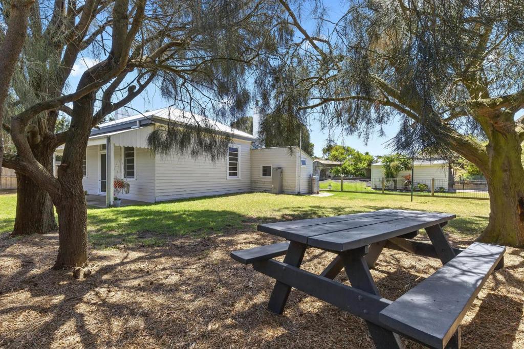 The Clifftop Cottage Portsea - Panoramic Bay Views photo 3