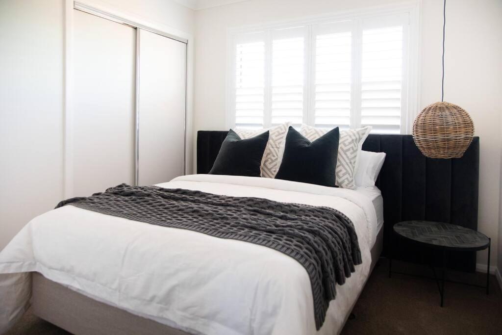 Brand new 4 bedroom home with Golf Views photo 2