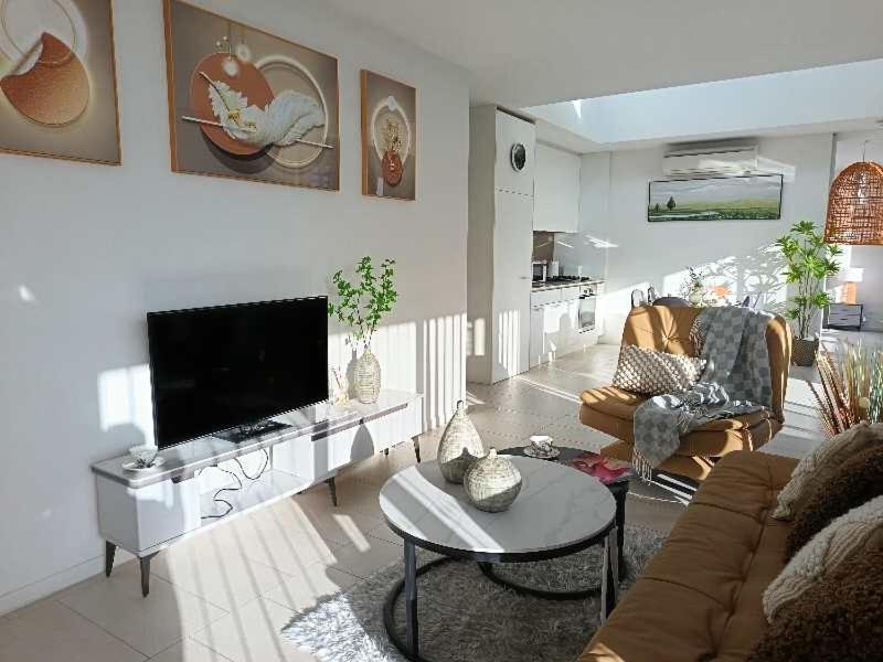 Luxury Condo 2Bedrooms near Olympic Park CBD photo 2