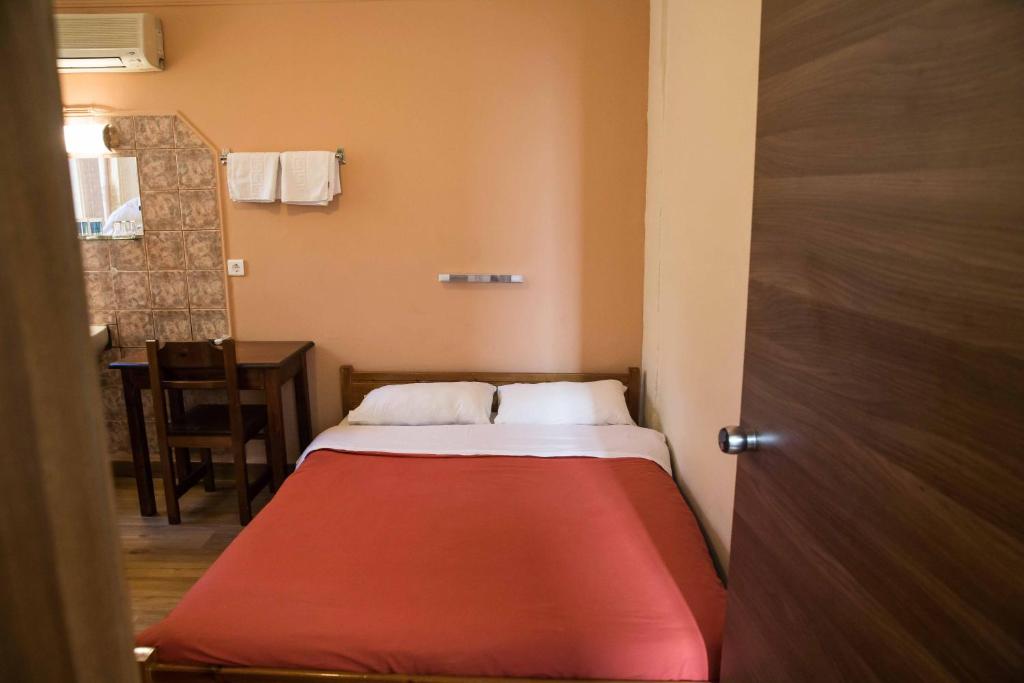 Двухместный (Двухместный номер с 1 кроватью и общей ванной комнатой), Tempi Hotel