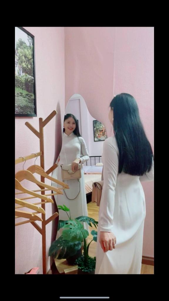 Happy Old House 1738