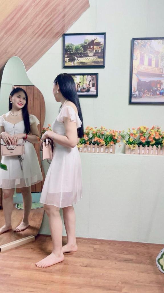 Happy Old House 1738