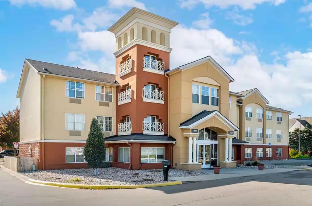Baymont by Wyndham Auburn Hills South image