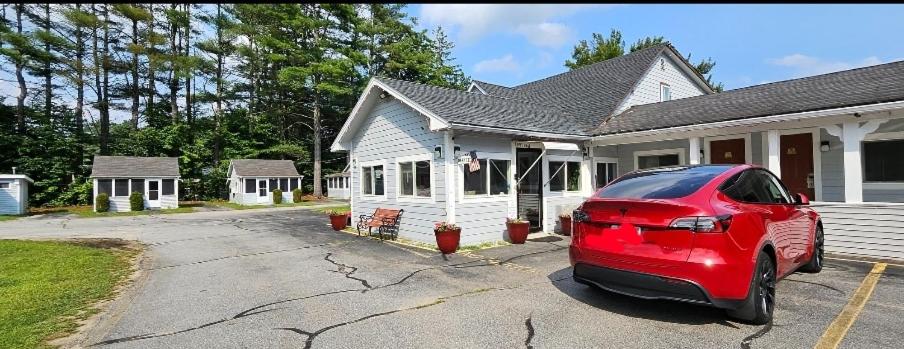 Pilgrim Inn & Cottages image