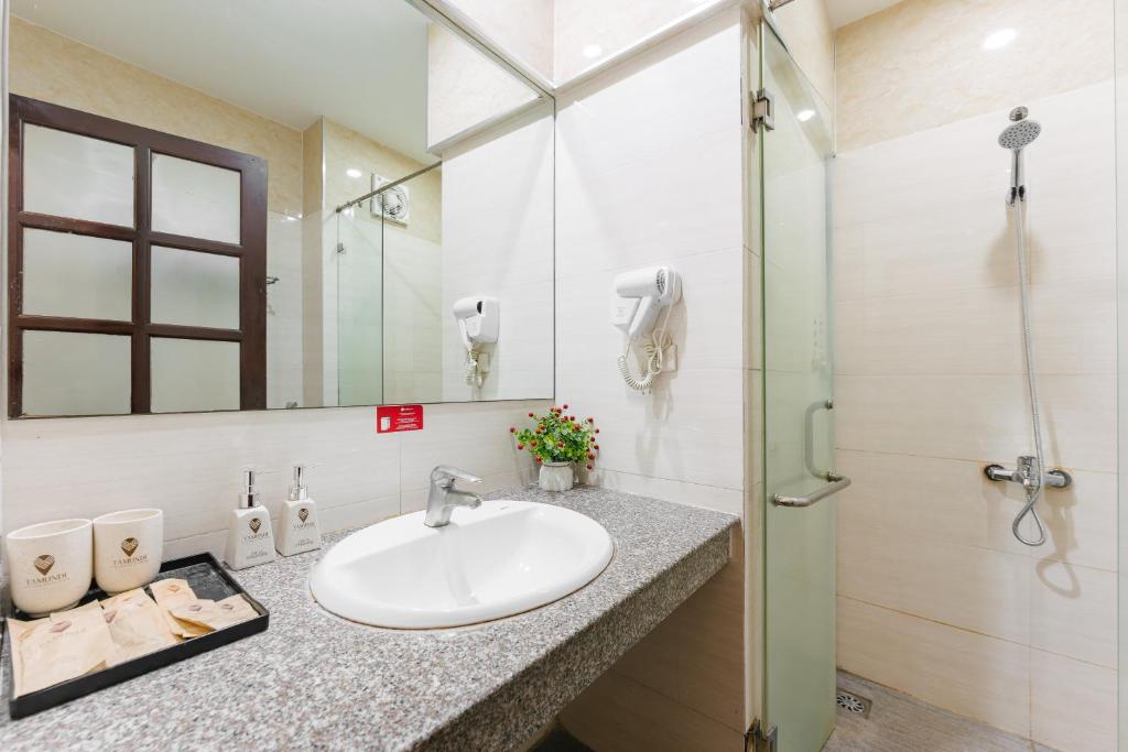 The New Century Hotel and Spa- City Center- Thống Nhất Park