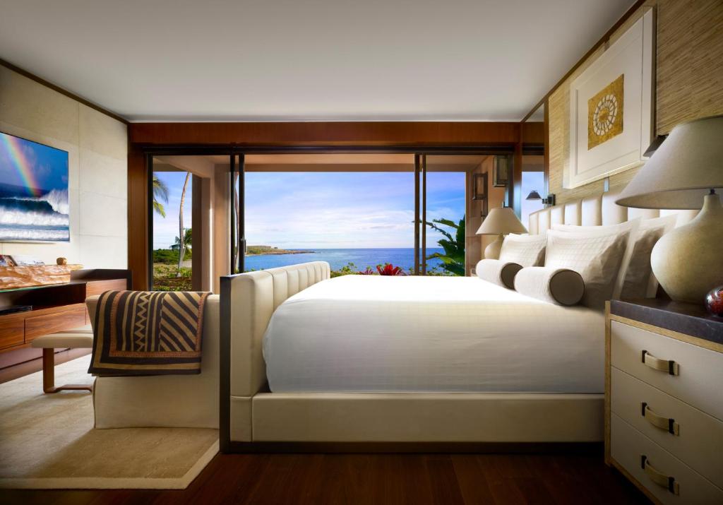 Four Seasons Resort Lanai - Tap to explore photos