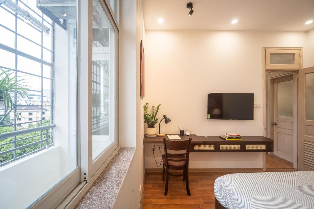 Spacious Hoan Kiem Apartment