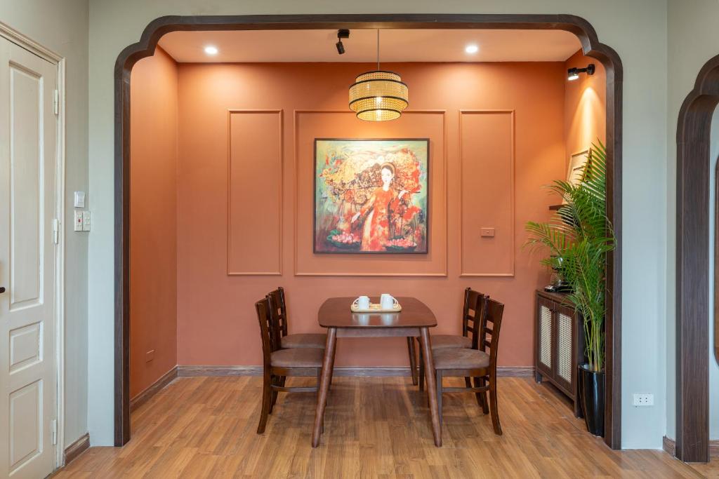 Spacious Hoan Kiem Apartment