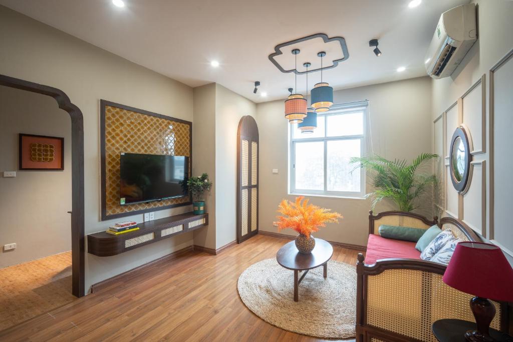 Spacious Hoan Kiem Apartment