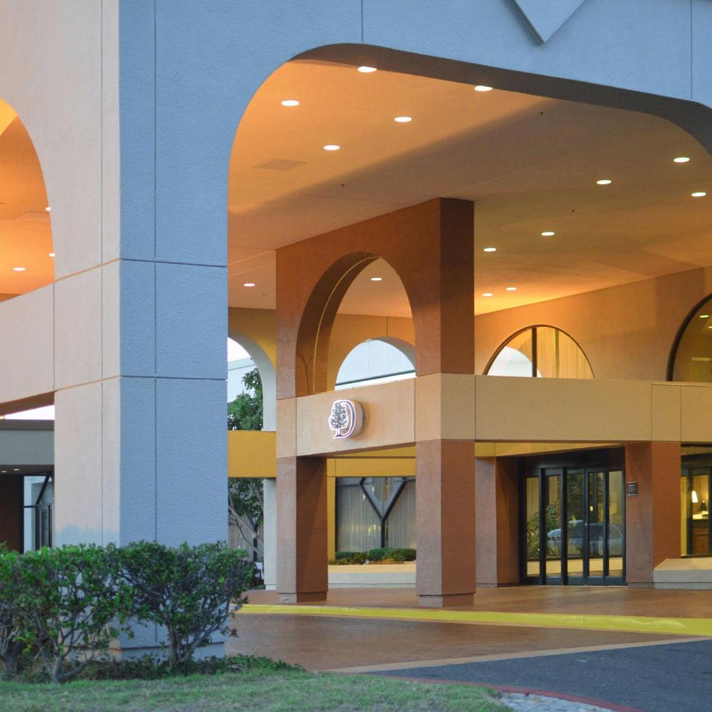 Doubletree by Hilton Newark - Fremont image